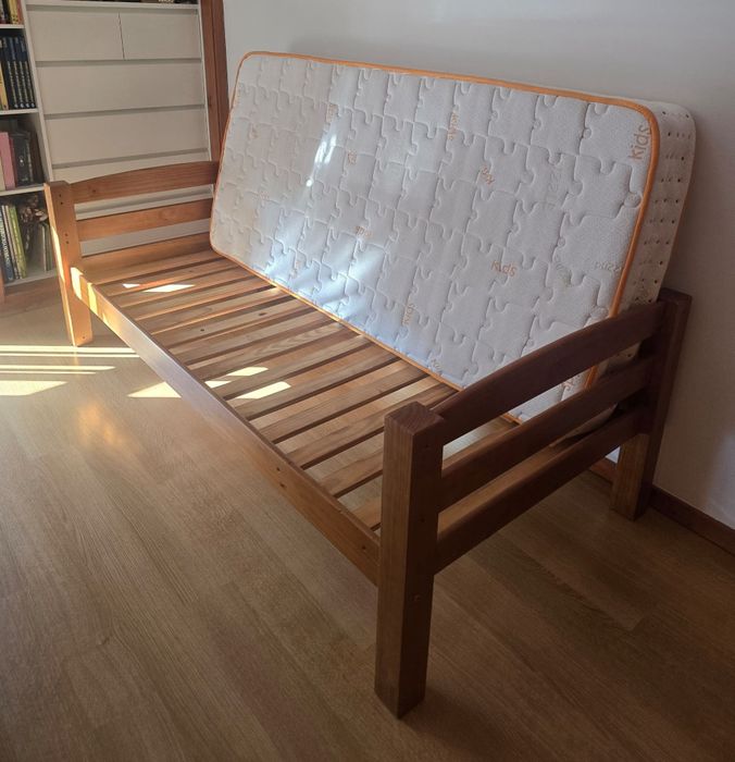 Cama solteiro e colchão
