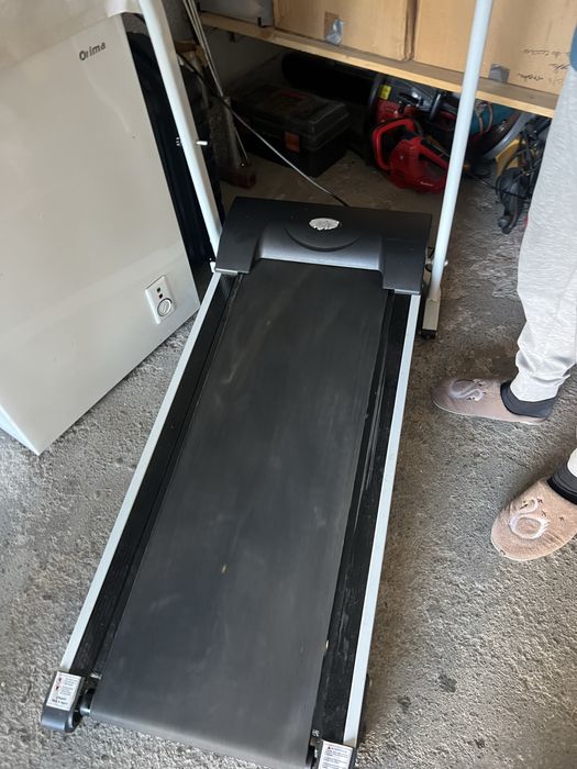 Vendo passadeira de corrida/caminhada dobrável para treino em casa, a funcionar perfeitamente.