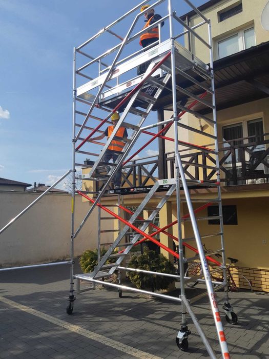 Rusztowanie jezdne, aluminiowe ze schodami - Altrex 5300 - Nowe