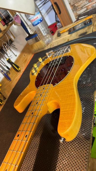 Baixo OLP BY Music Man StingRay Custom