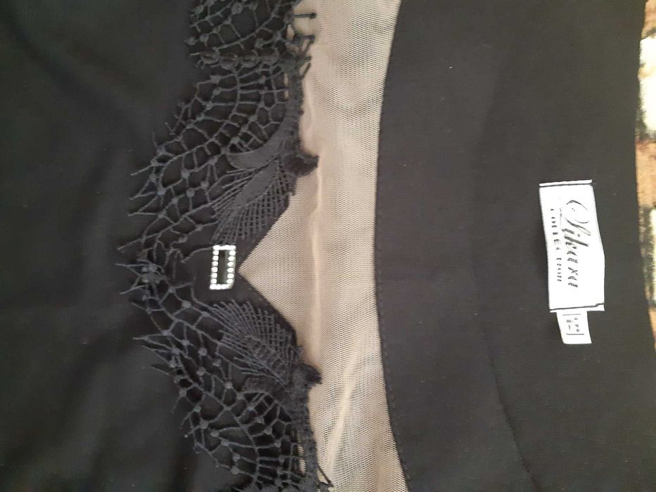 Чудова нова вечірня сукня