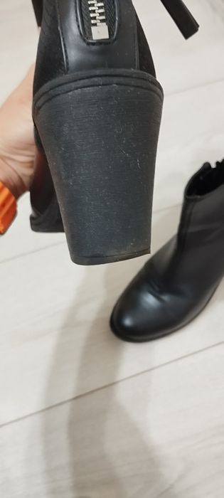 Демісезонні чоботи черевики козаки