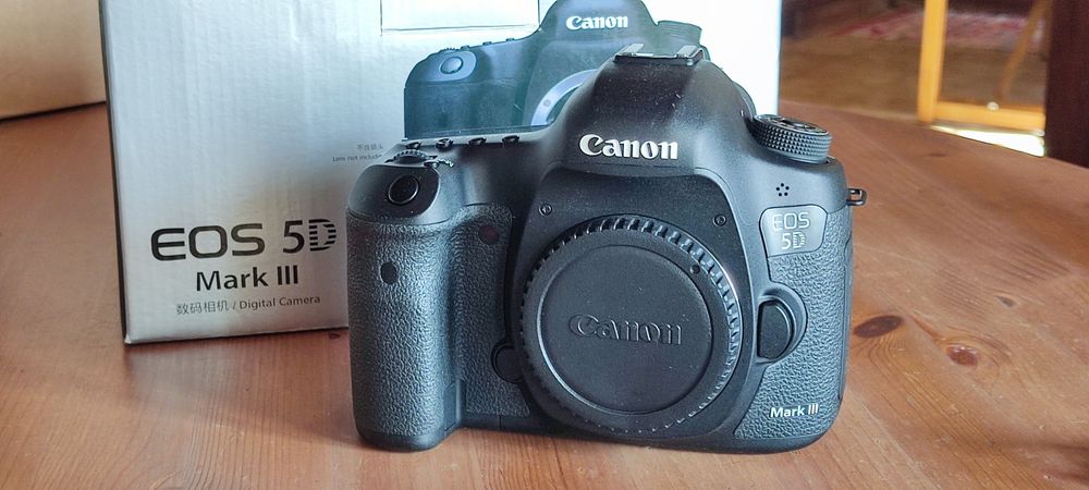 Canon 5D Mark III - nova na caixa