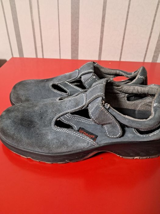 Робоче, захисне,  літнє взуття, сандалі