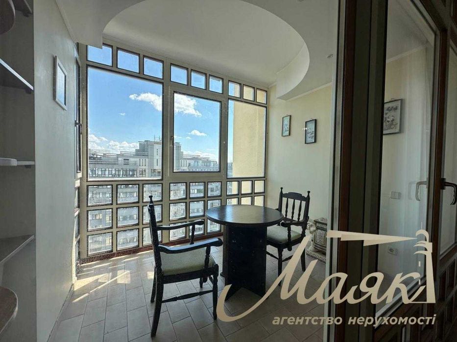 Без% Аренда двухуровневой квартиры по ул.Верхогляда/Драгомирова 4