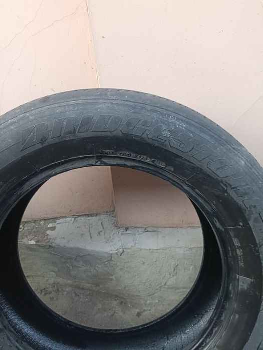 Продам летние шины Bridgestone Dueler
