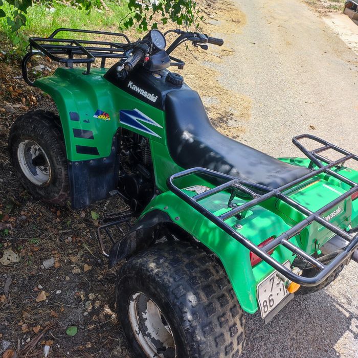 Moto 4 Kawasaki klf 220