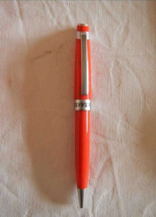 Esferográfica Ferrari