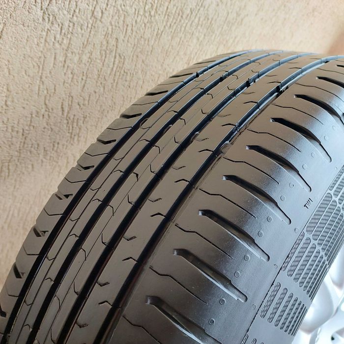 Komplet Czterech Opon Letnich CONTINENTAL 215/65/17 7mm bieżnika