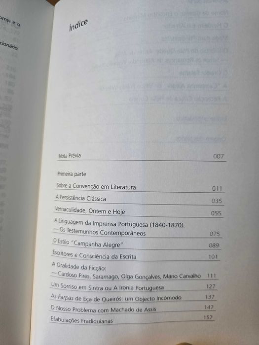 Livro "Objectos Achados- Ensaios Literários" de Fernando Venâncio