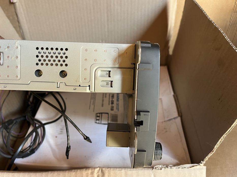 Продам оригінальну магнітолу фольцваген т6