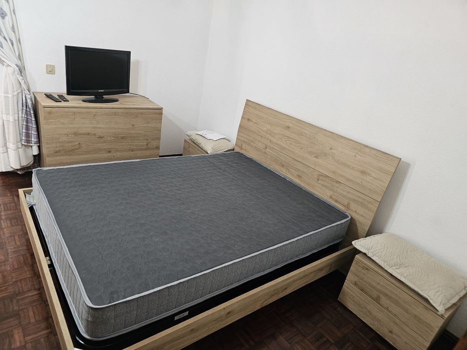 Quarto para arrendar Paio pires