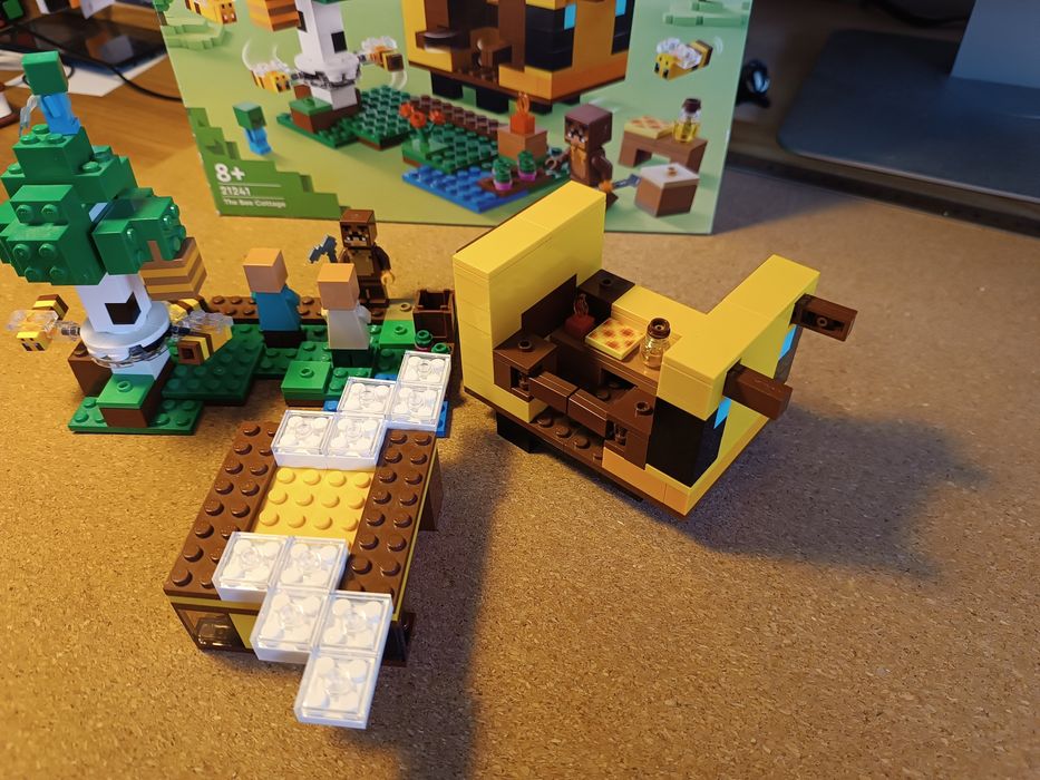 Lego Minecraft 21241 pszczeli ul