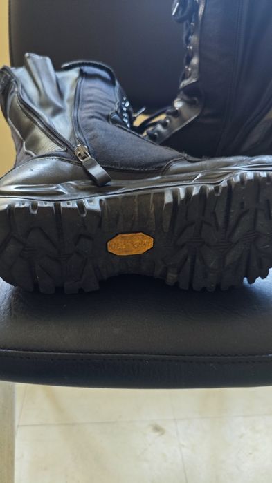 Botas militares  com fecho