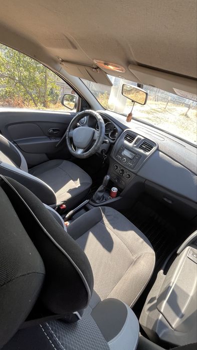 Renault logan 2016 на повному ходу
