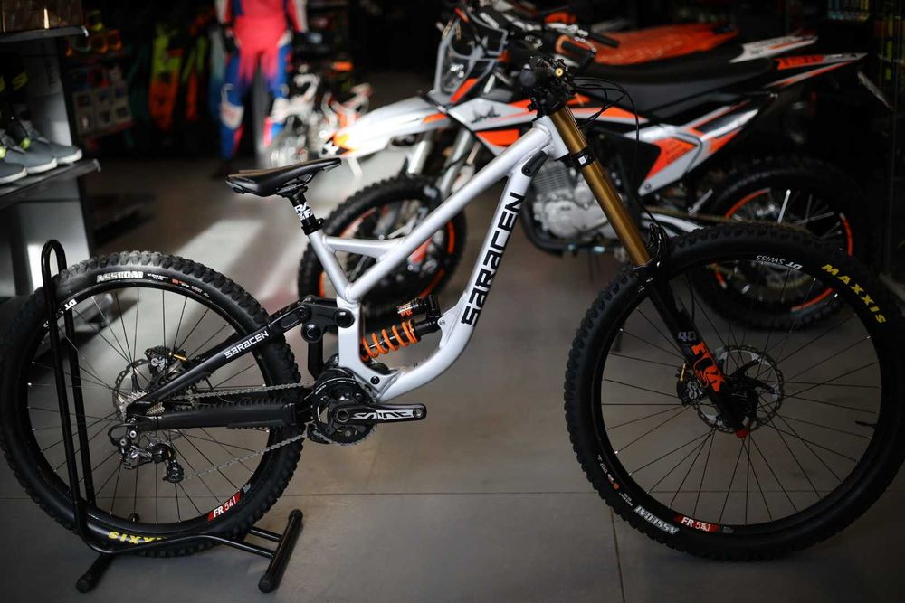 Rower Downhill Saracen Myst Team rozmiar M DH Mullet