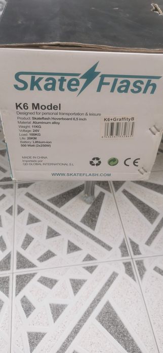 Hoverboard e cadeira em caixa