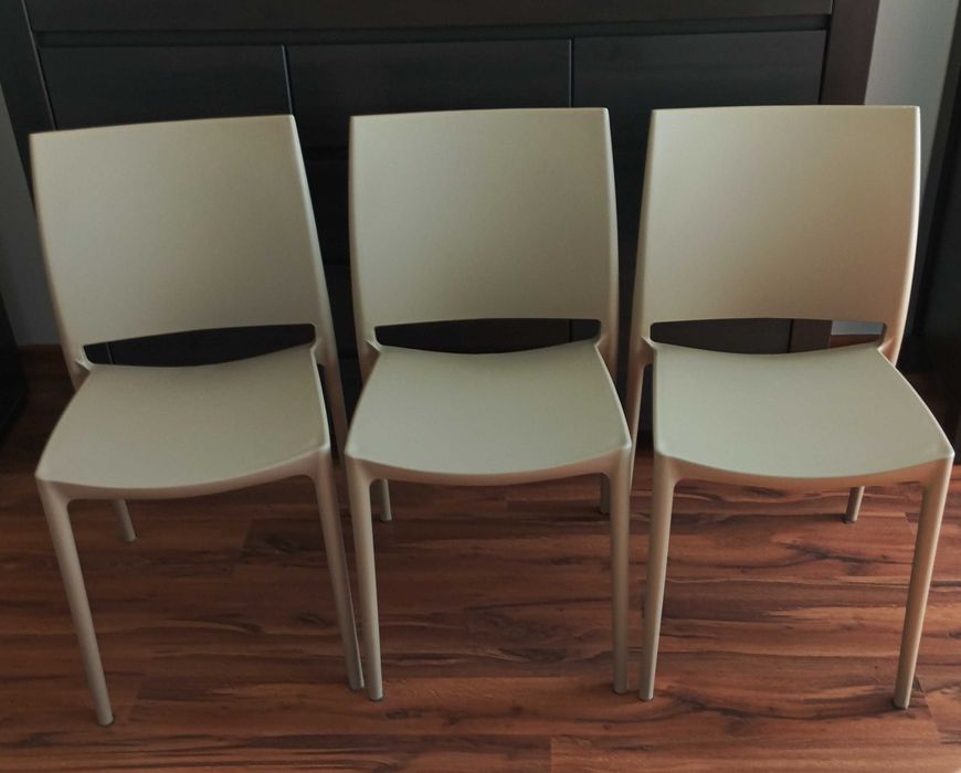 Krzesło konferencyjne biurowe kuchenne plastikowe cateringowe beżowe