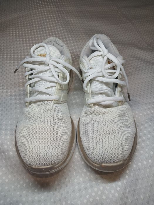 Легкі жіночі кросівки Adidas