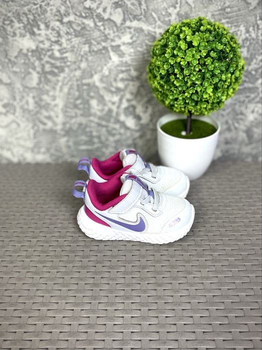 Nike Revolution кроссовки 22 размер детские беговые белые