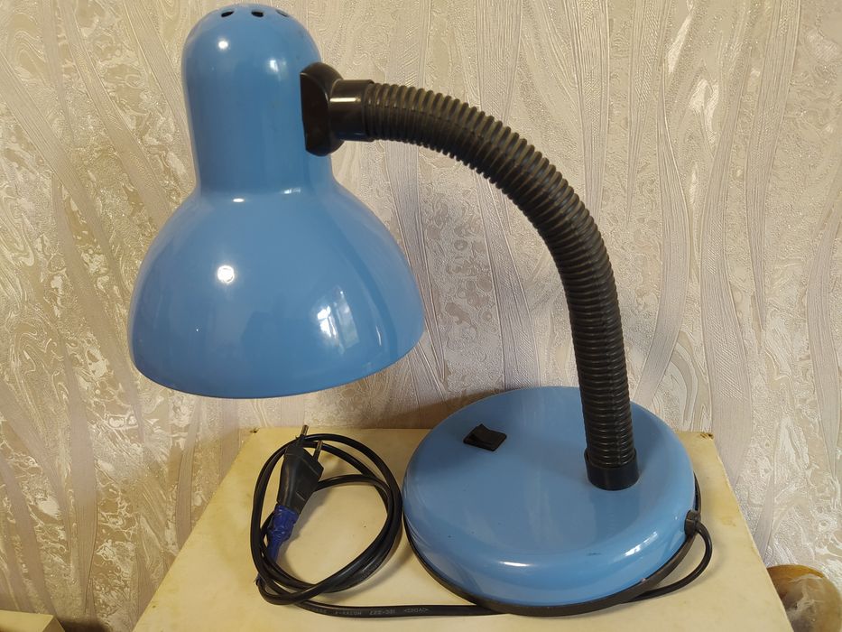 Настольная лампа.