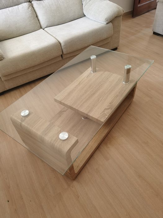 Mesa de centro em vidro e madeira – nova