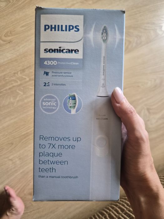 електрична зубна щітка PHILIPS