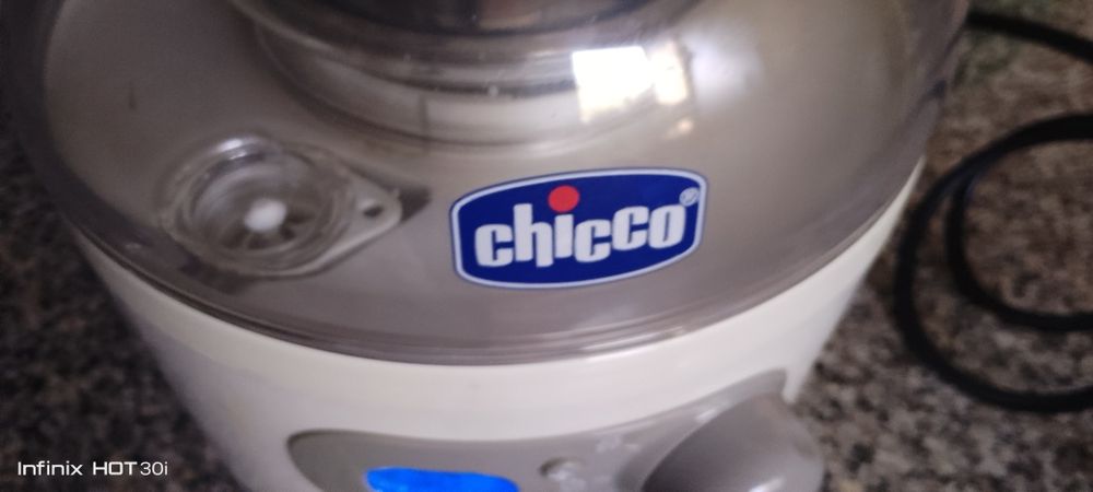 Máquina Chicco para fazer e aquecer  para de bebé+ de seis meses