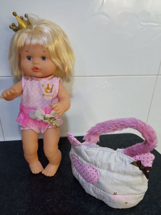 Nenuco. Menina.     Novo