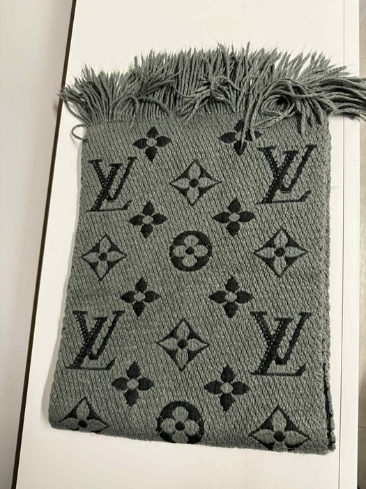 Szalik Louis Vuitton