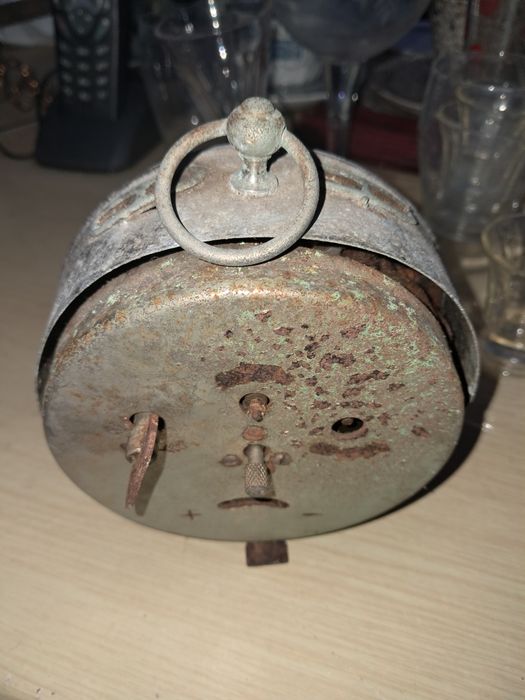 Relogio despertador a corda