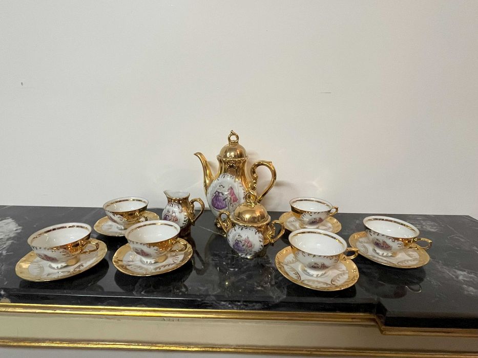 Serviço de café porcelana fina, dourada antiga.