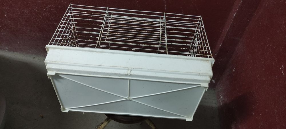 Gaiola grande branca