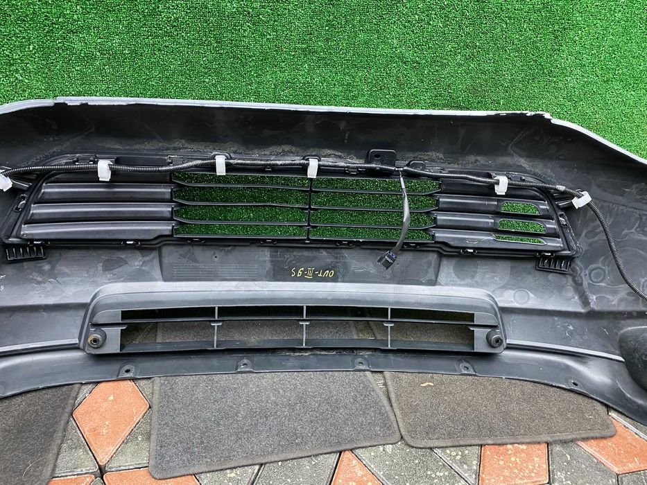 Бампер передній Mitsubishi Outlander III