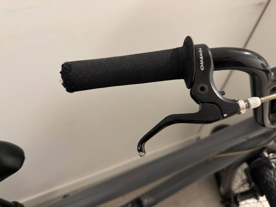 Vendo BMX cinzenta
