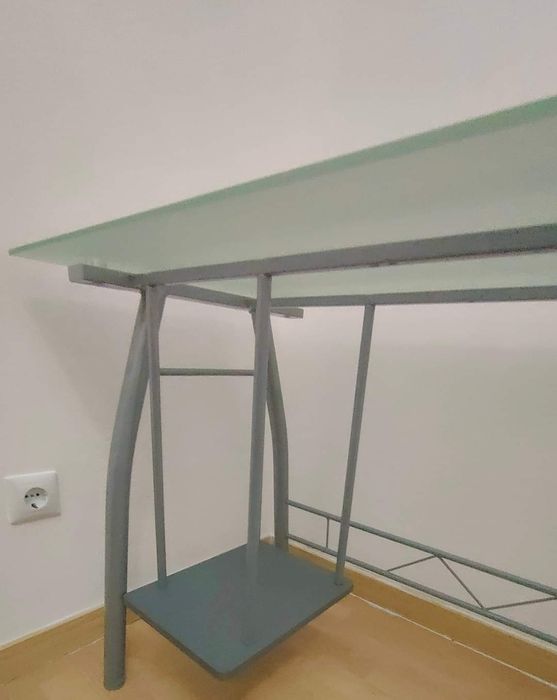 Mesas/secretárias em vidro