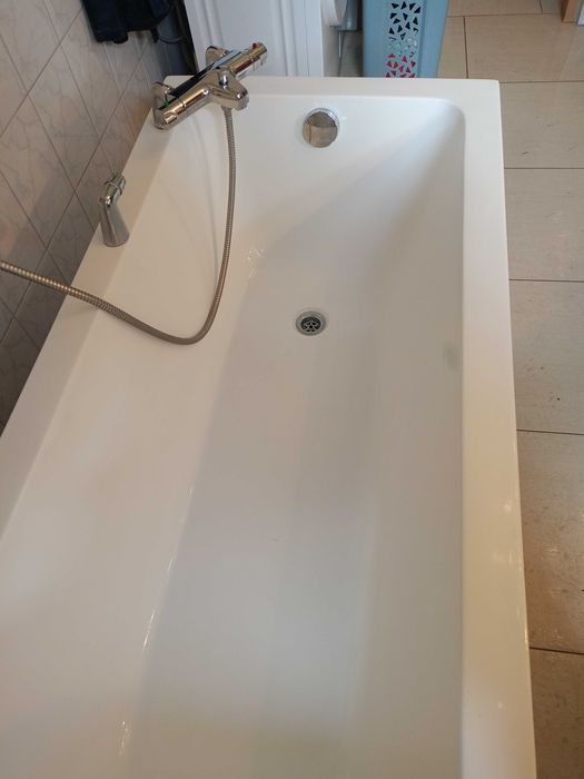 Wanna 170x70 komplet ze stelażem, kran z prysznicem i odpływem aut.