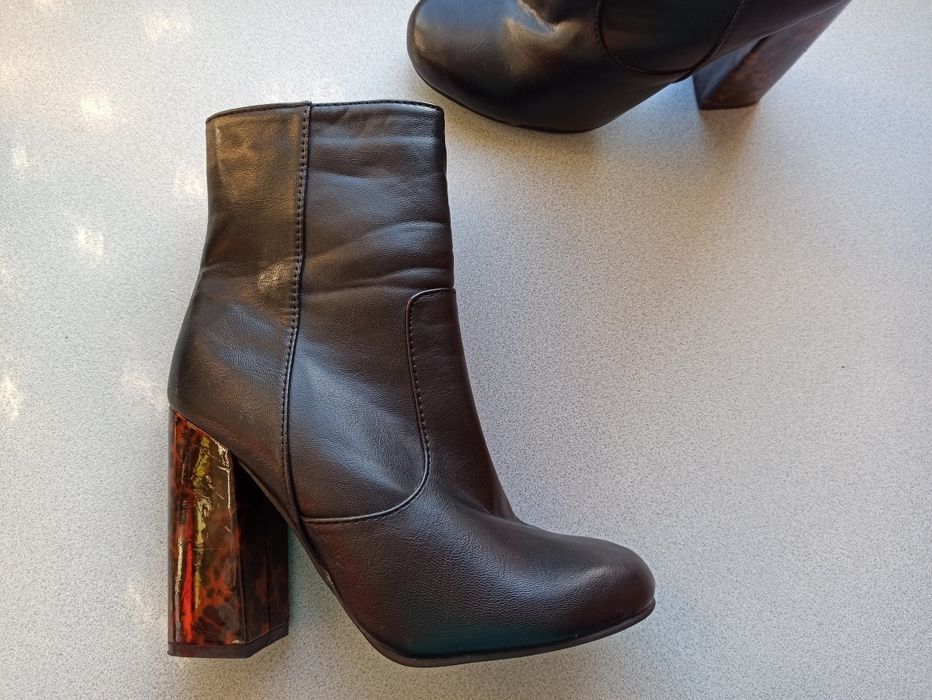 Buty na słupku Botki Hotsoles London rozmiar 39