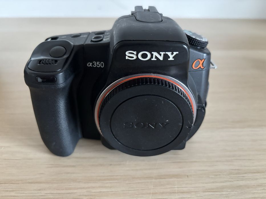 Zestaw Sony Alpha a350 + 3 obiektywy + nieużywana lampa + grip i pilot