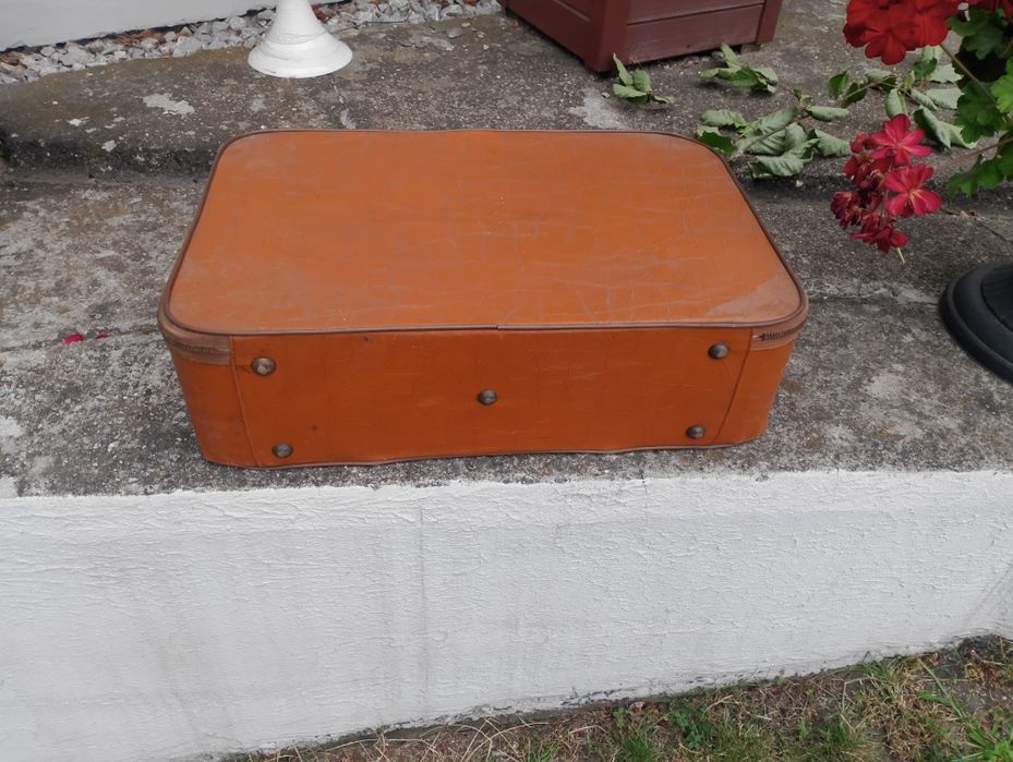 Walizki podróżne zabytkowe