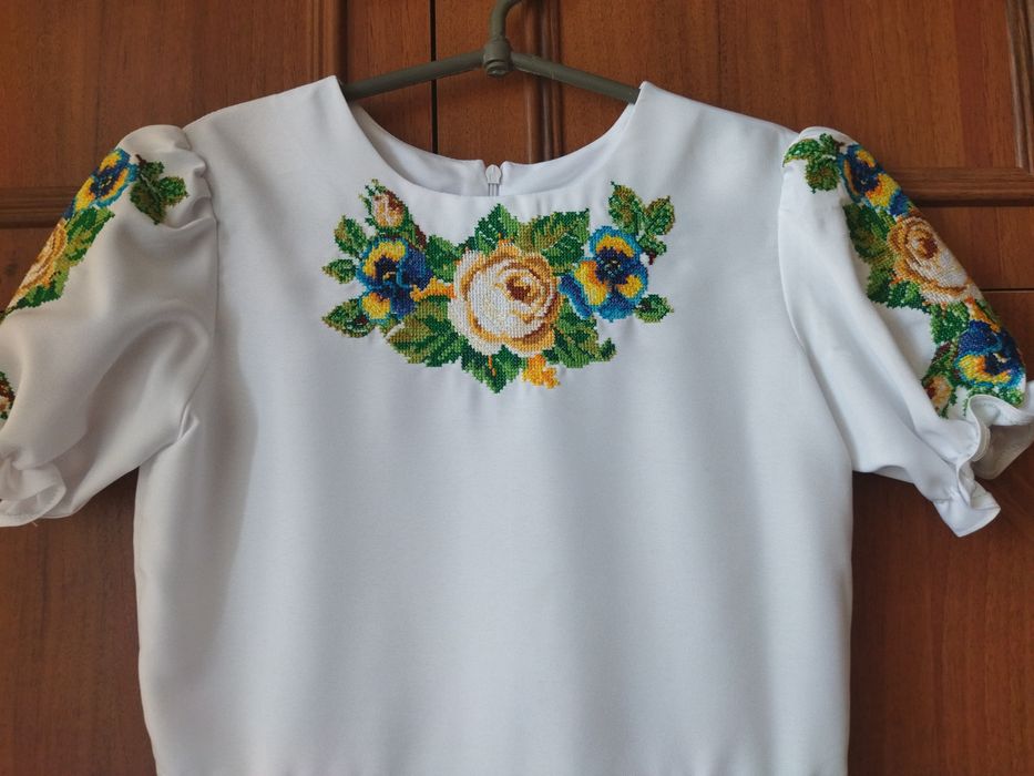 Вишите плаття для дівчинки 9-12 років