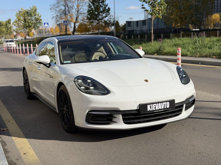 Porsche Panamera 4 E-Hybrid