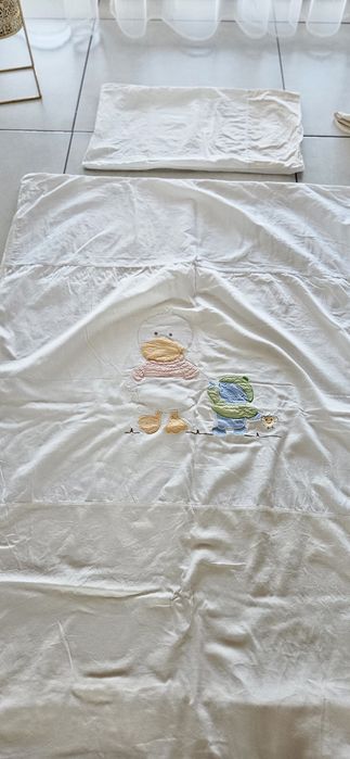 Zestaw do niemowlęcego łóżeczka