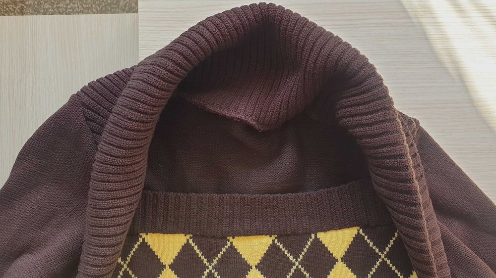 Ciepła tunika brązowa żółty wzór imitacja bolerka M