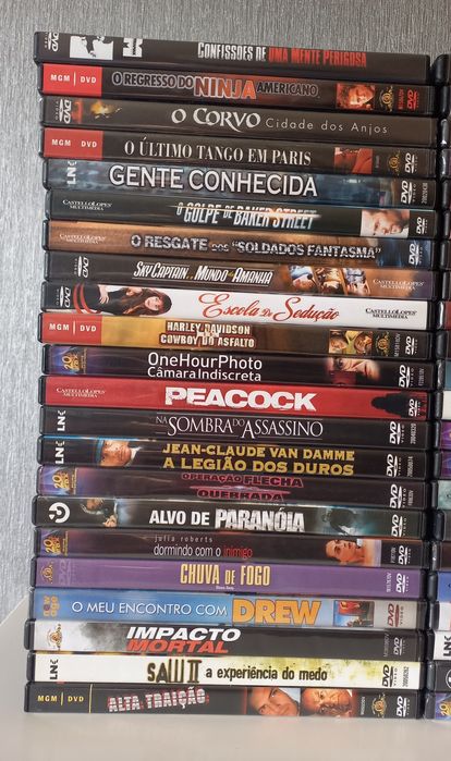 Conjunto de DVDs originais com filmes diversos