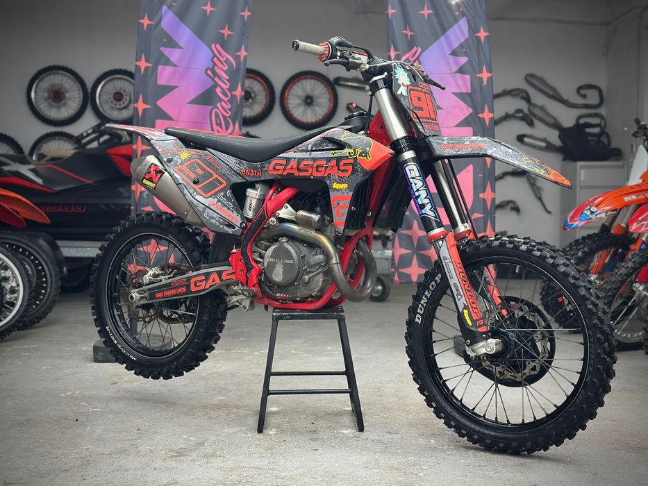 GASGAS MCF 450 cc rok 2023 - Factory - Akrapovic