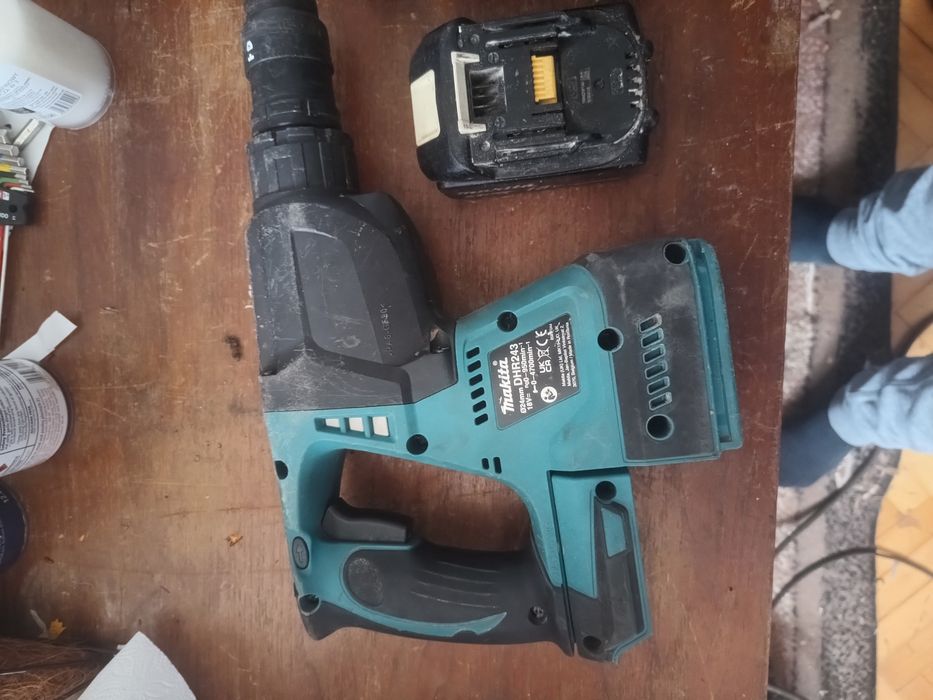 Makita młotowiertarka dhr243    18v