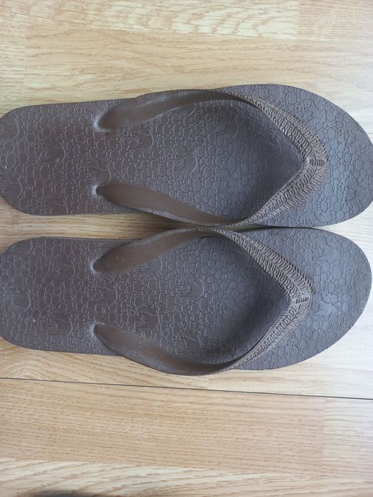 Havaianas lindas, chinelos Ipanema e outros chinelos