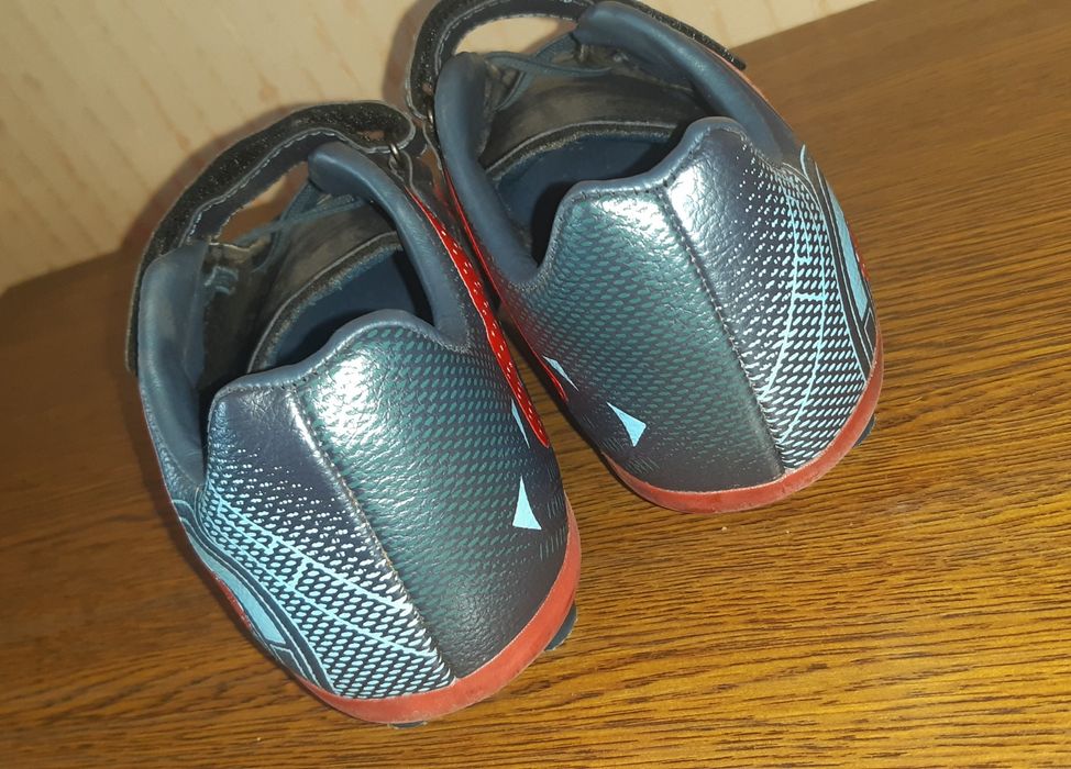 Бутси в чудовому стані 35 р