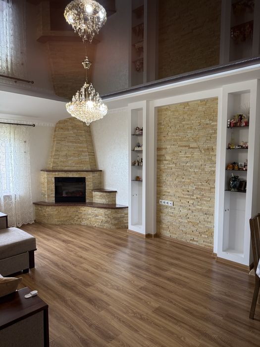 Продам 2-х кімнатну квартиру у м. Жовква